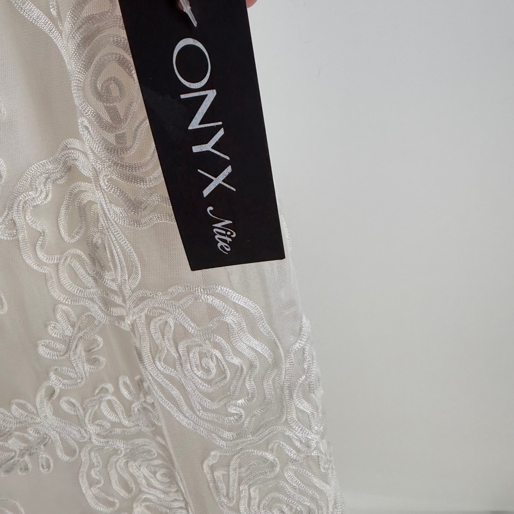 Onyx Nite Maxi Dress Womens 10 Ivory Floral Embroidery Godet Evening Gown Bridal - Picture 9 of 13